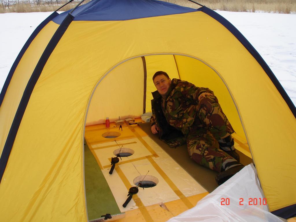 Ловля в палатке. Палатка для рыбалки. Зимняя палатка. Самодельная палатка для зимней рыбалки. Палатка для зимней рыбалки внутри.