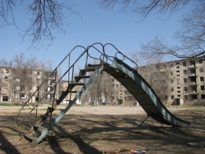 10352